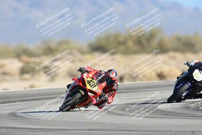 media/Dec-07-2025-CVMA (Sun) [[3e7d2de5dc]]/Race 10-Formula 40 Open/